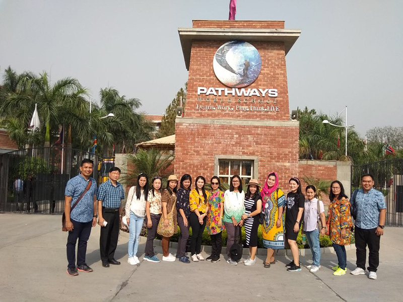 Primary School Hosts Thai Teachers